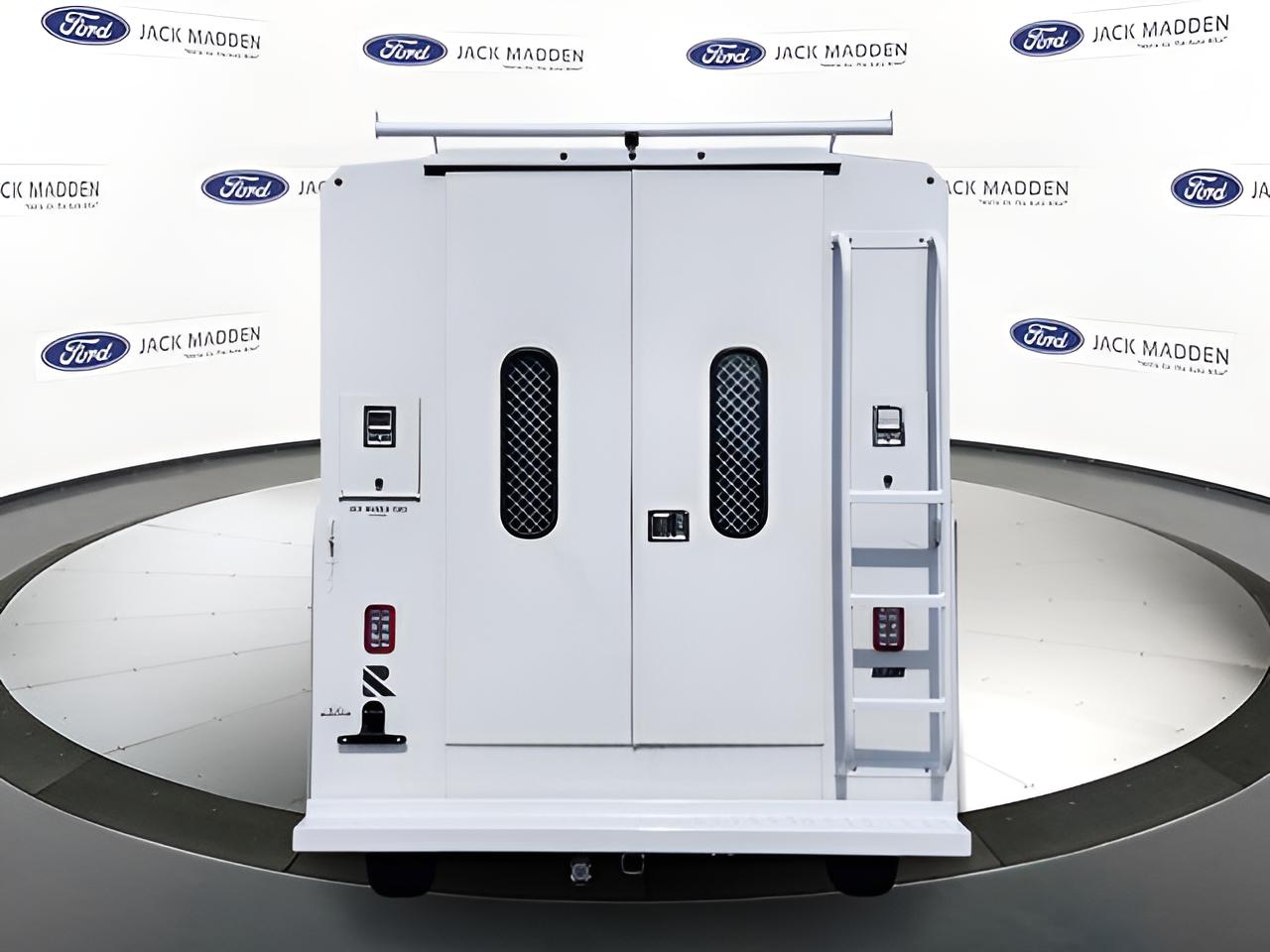 2026 Ford E-350SD Base Cutaway