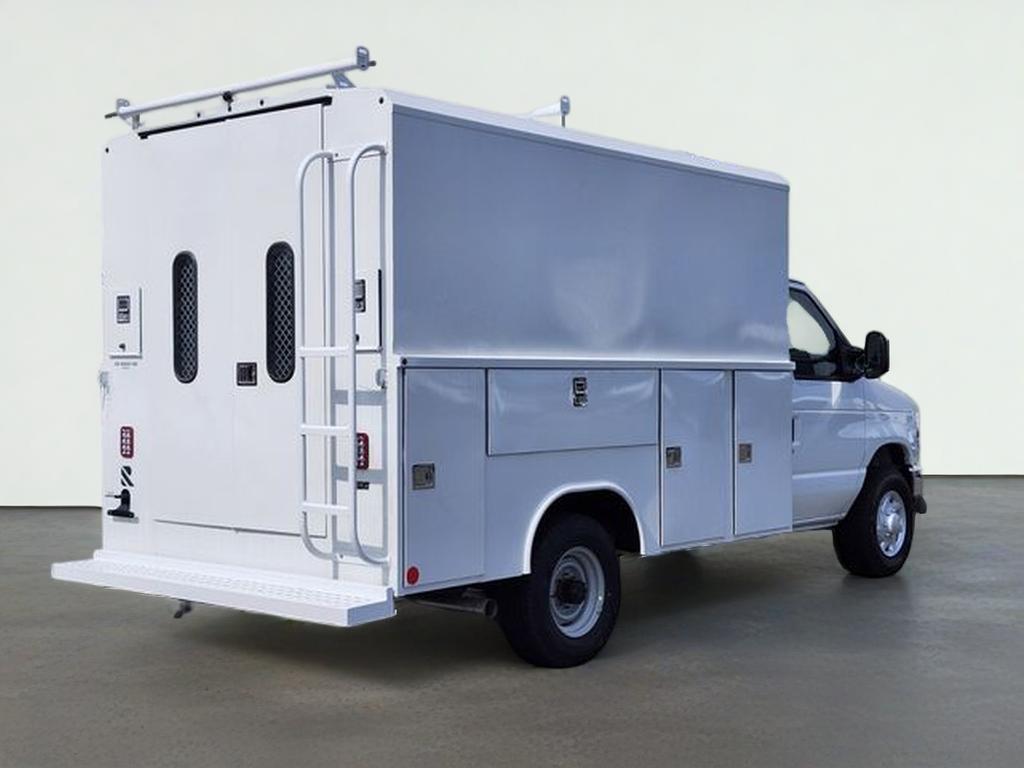 2026 Ford E-350SD Base Cutaway