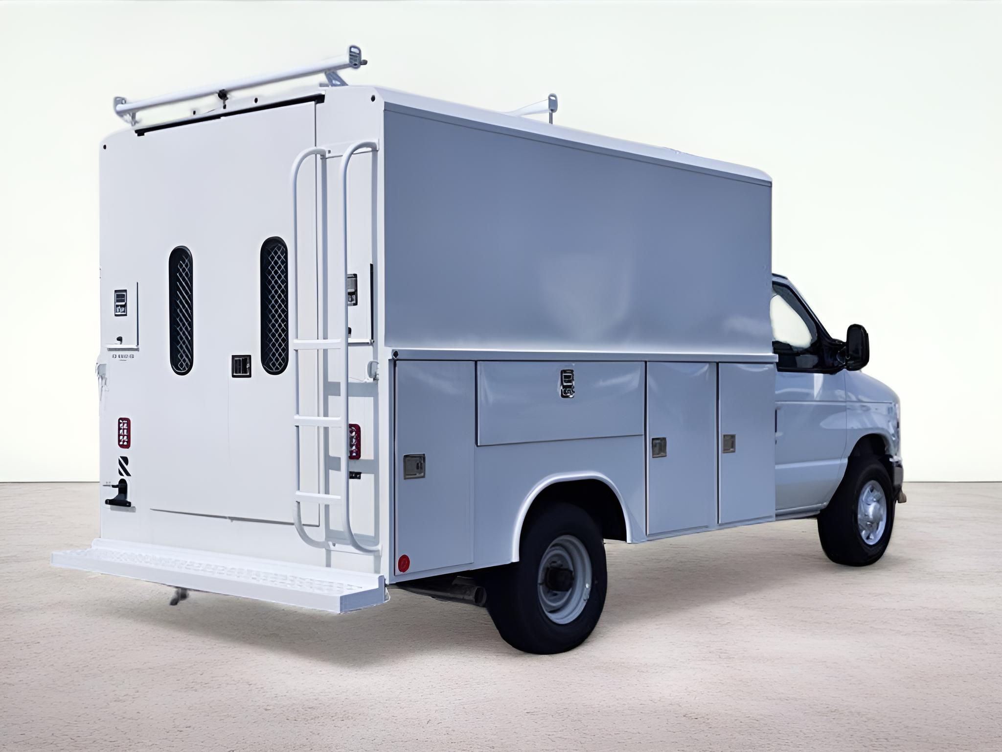 2026 Ford E-350SD Base Cutaway