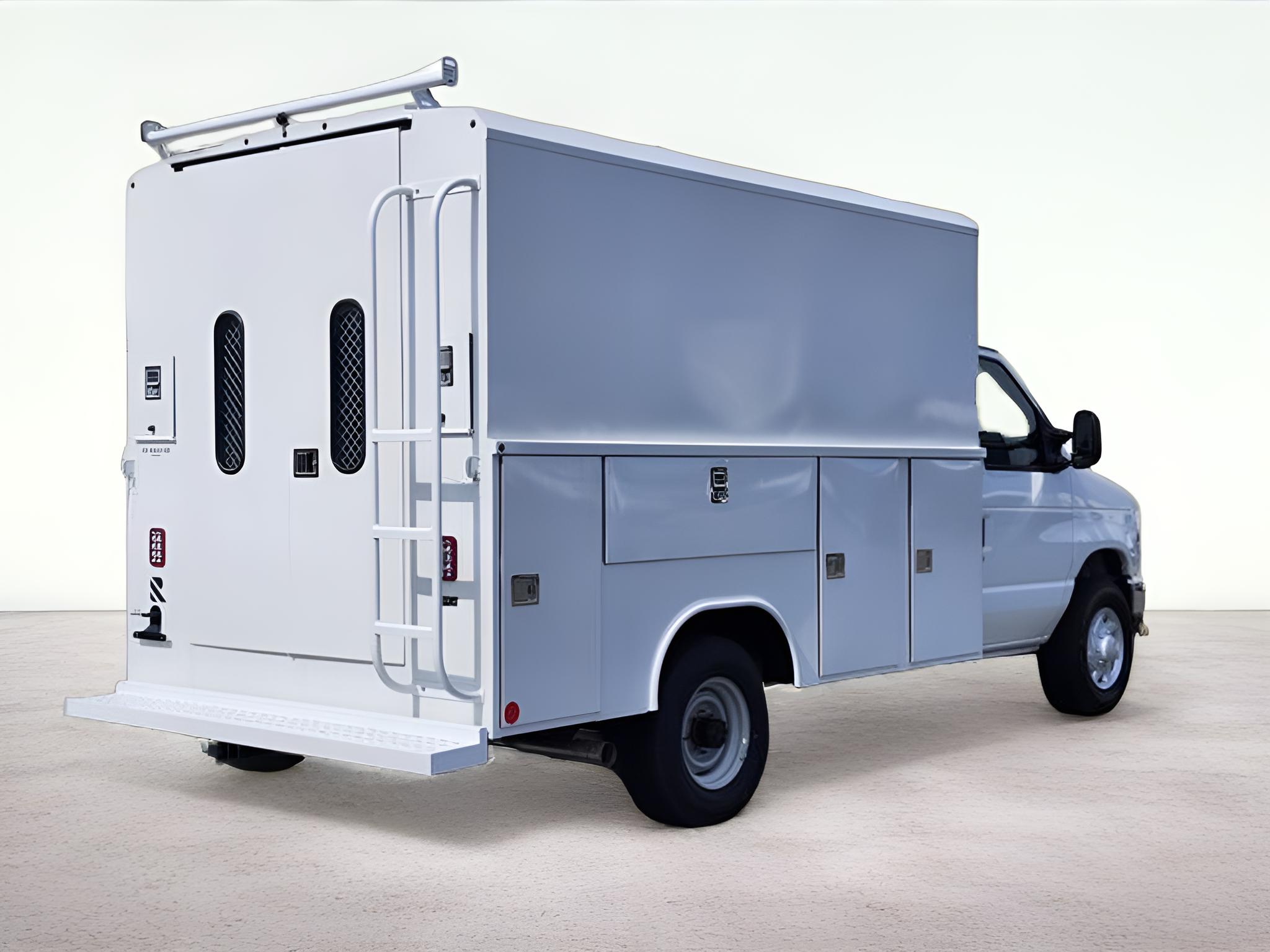 2026 Ford E-350SD Base Cutaway