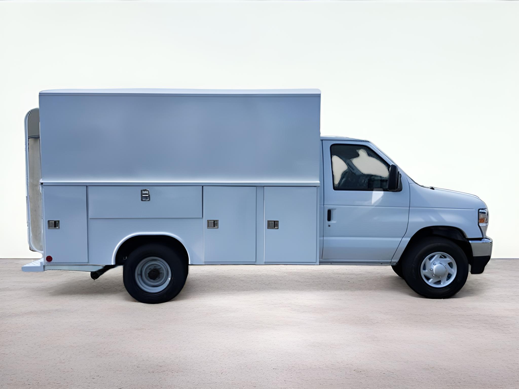 2026 Ford E-350SD Base Cutaway