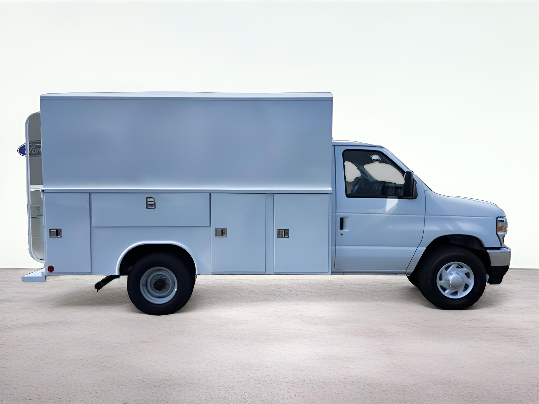 2026 Ford E-350SD Base Cutaway