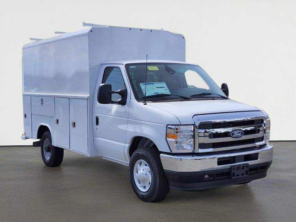 2026 Ford E-350SD Base Cutaway