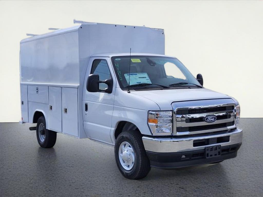 2026 Ford E-350SD Base Cutaway