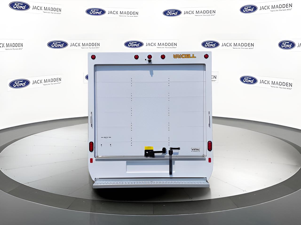 2027 Ford E-350SD Base Cutaway