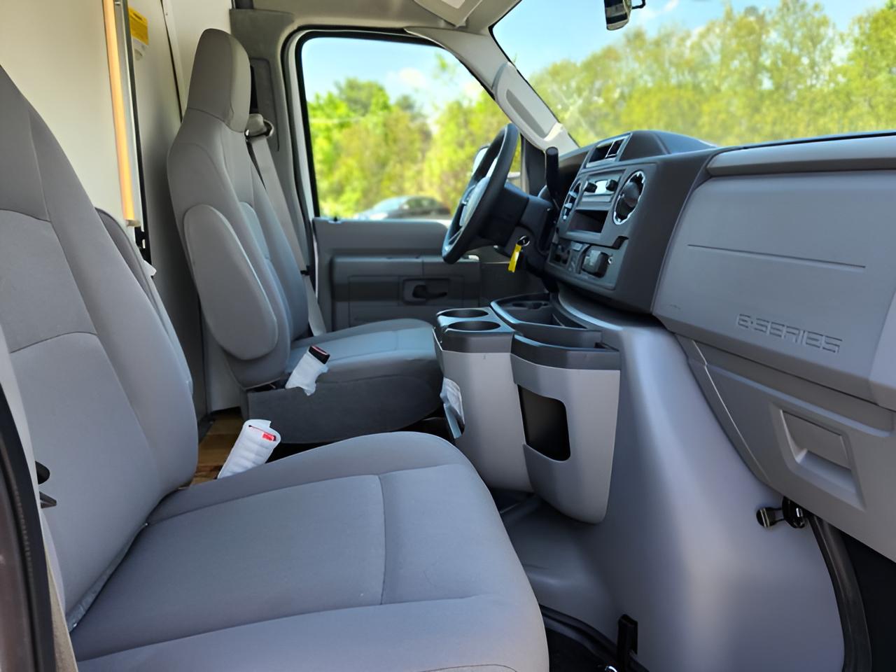 2027 Ford E-350SD Base Cutaway