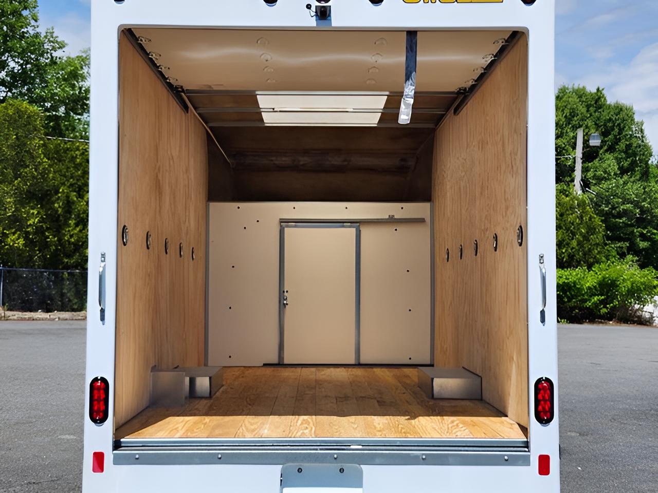 2027 Ford E-350SD Base Cutaway