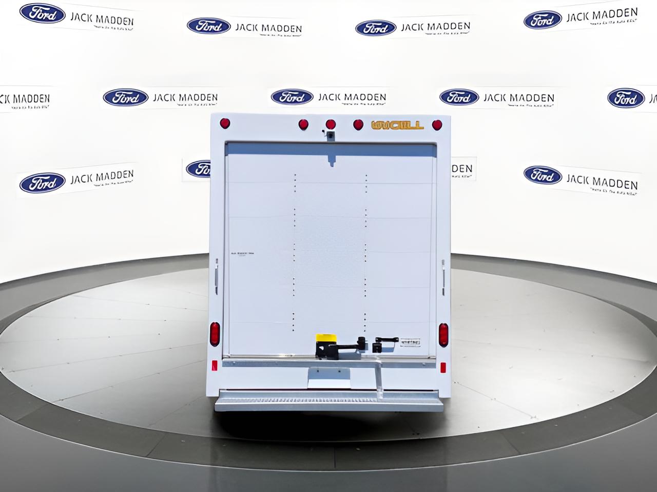 2027 Ford E-350SD Base Cutaway