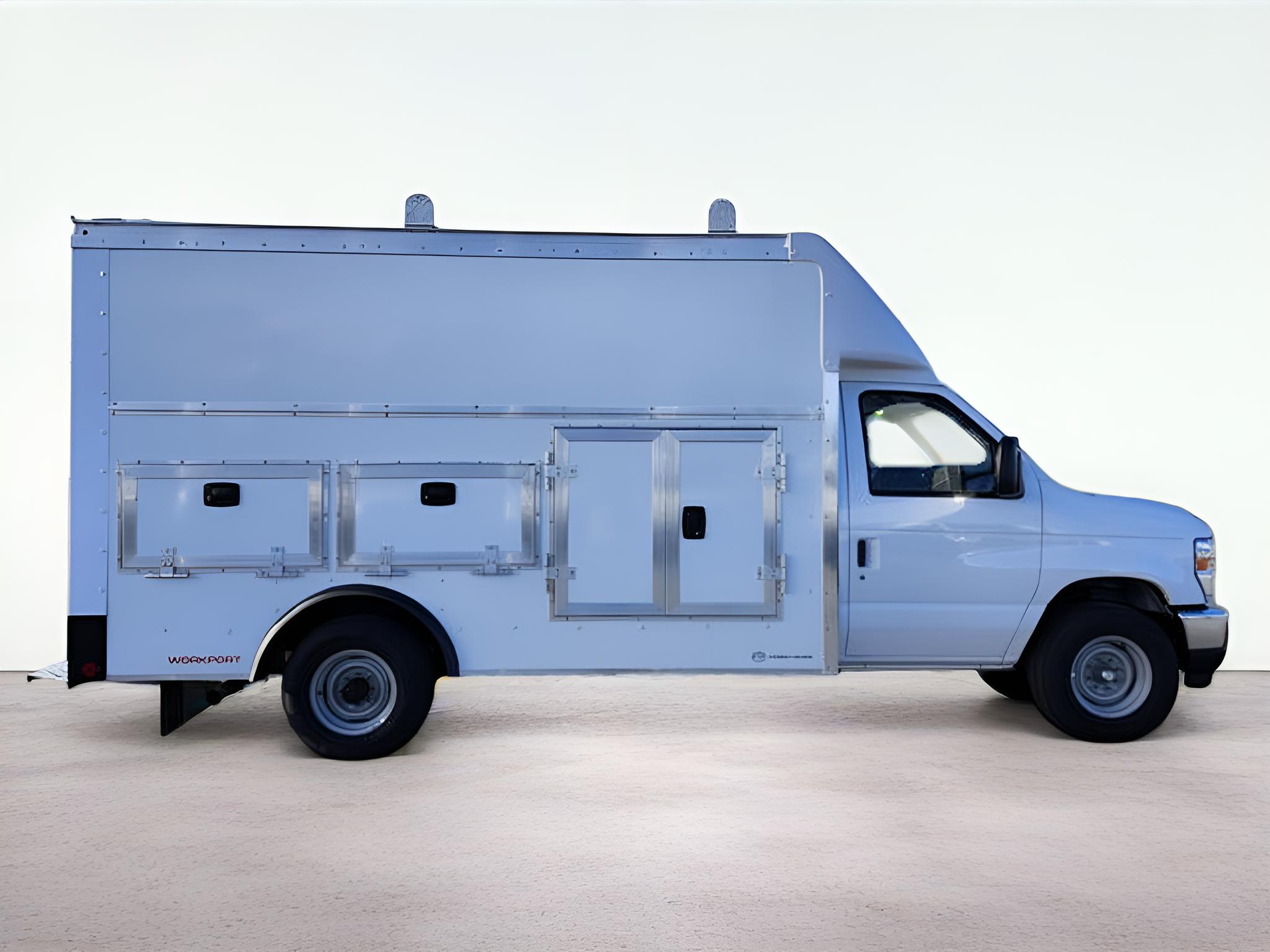 2026 Ford E-350SD Base Cutaway