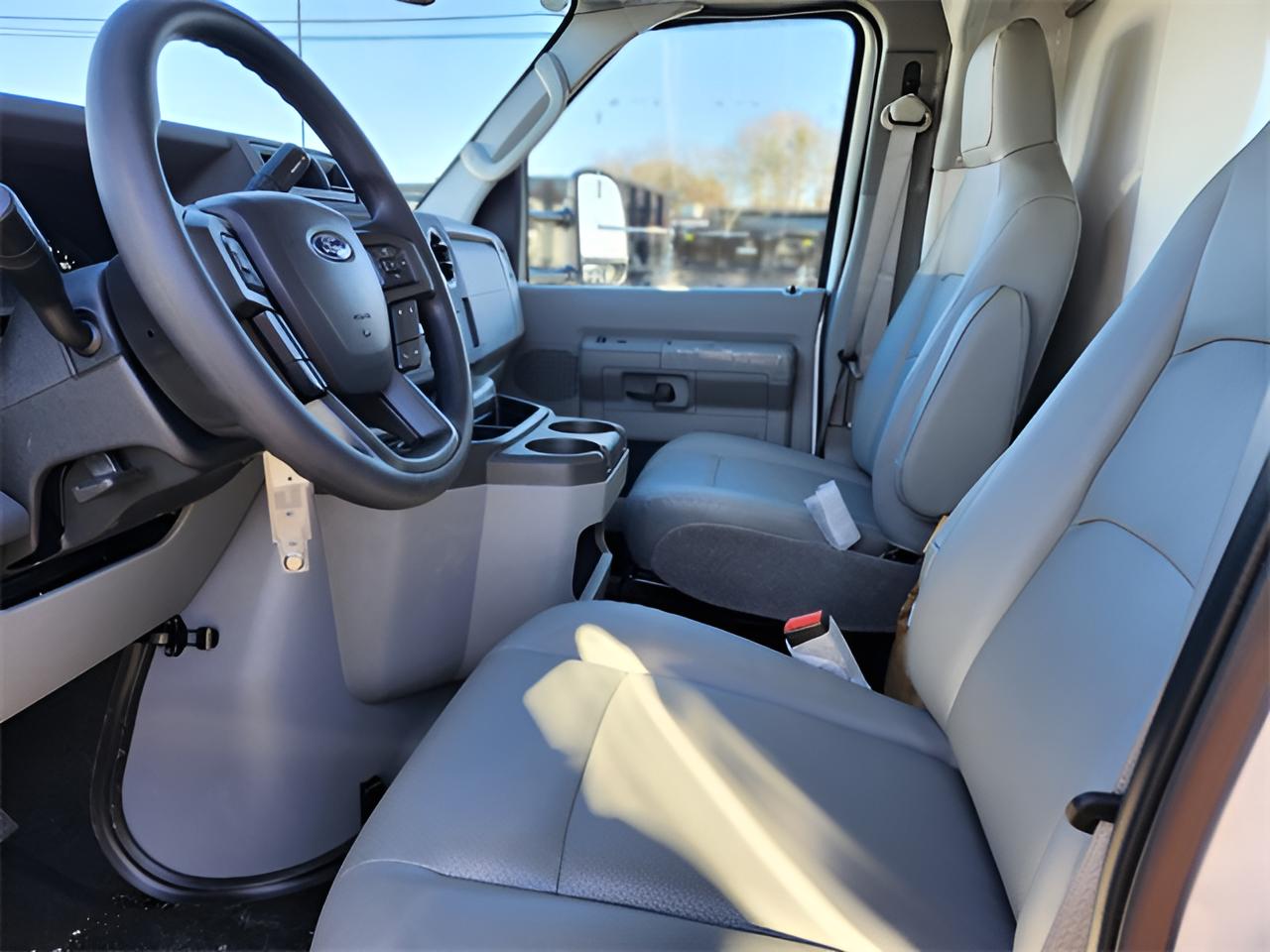 2026 Ford E-350SD Base Cutaway