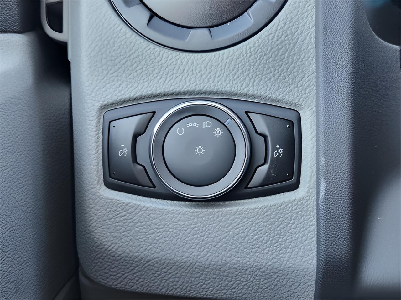 2026 Ford E-350SD Base Cutaway