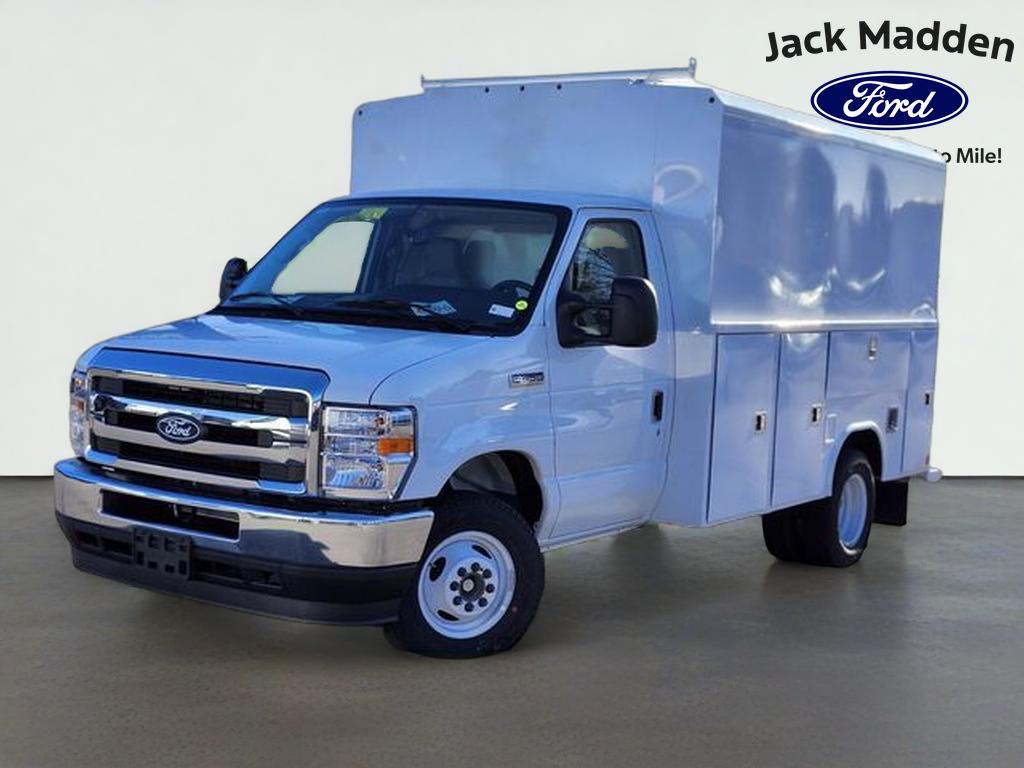 2026 Ford E-Series DRW E-350 Super Duty 138 in WB's photo