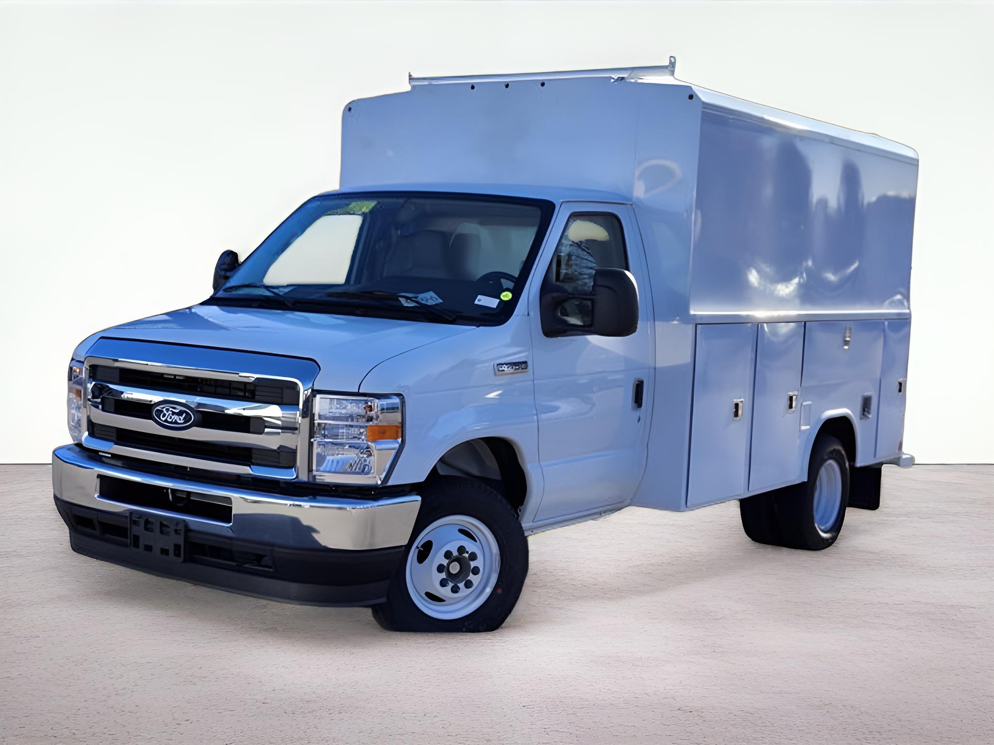 2026 Ford E-350SD Base Cutaway