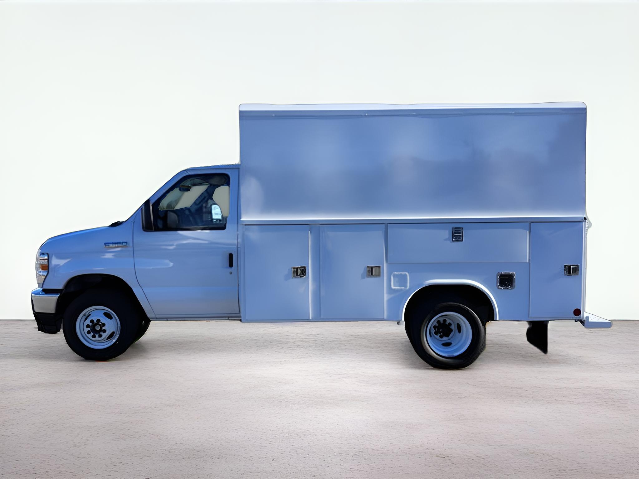 2026 Ford E-350SD Base Cutaway