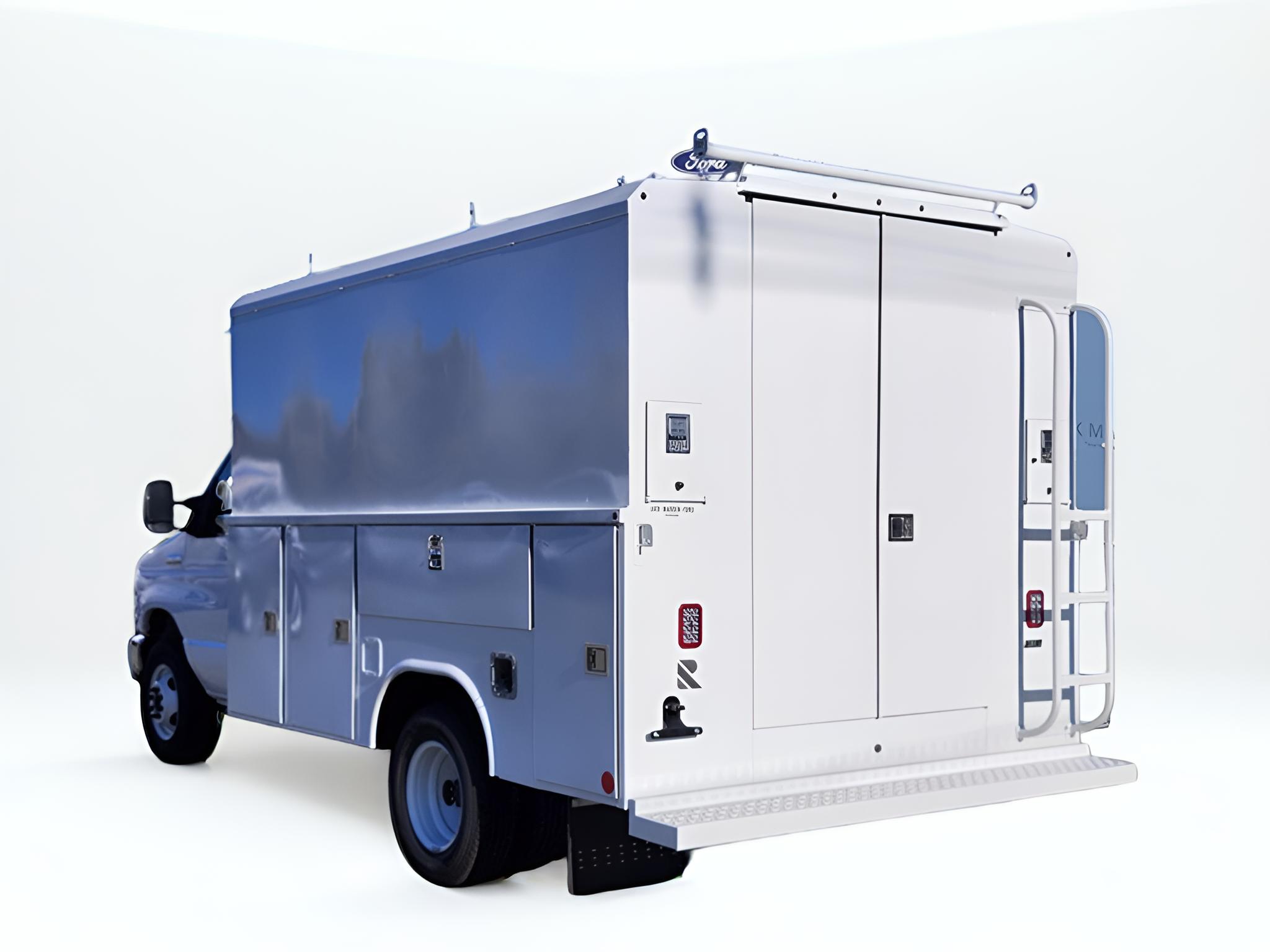 2026 Ford E-350SD Base Cutaway