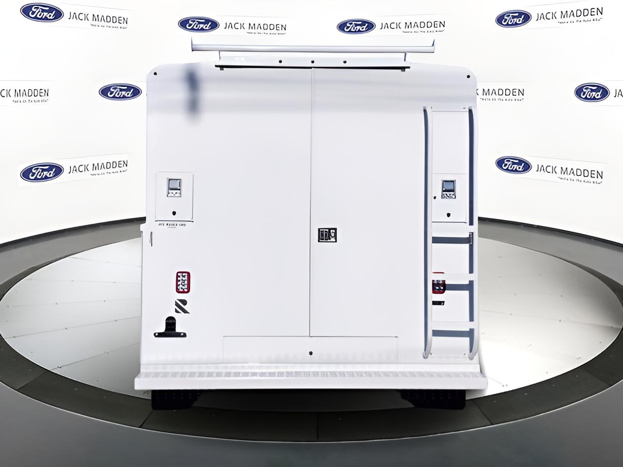 2026 Ford E-350SD Base Cutaway
