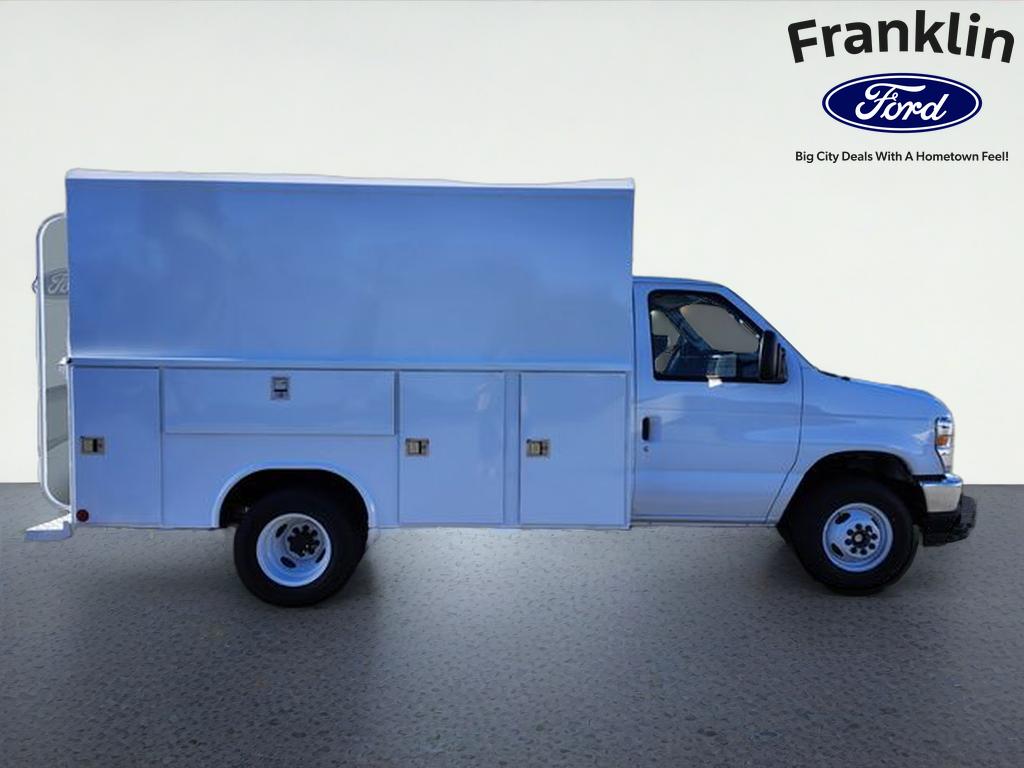 2026 Ford E-350SD Base Cutaway