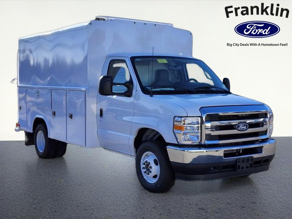 2026 Ford E-350SD Base Cutaway