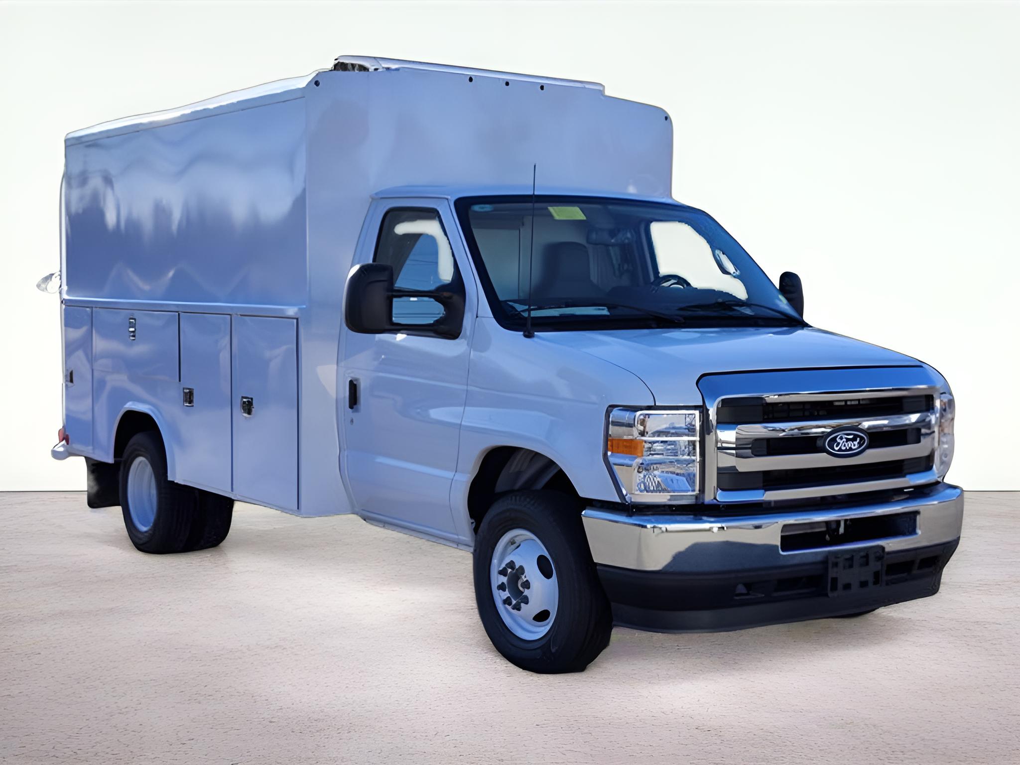 2026 Ford E-350SD Base Cutaway