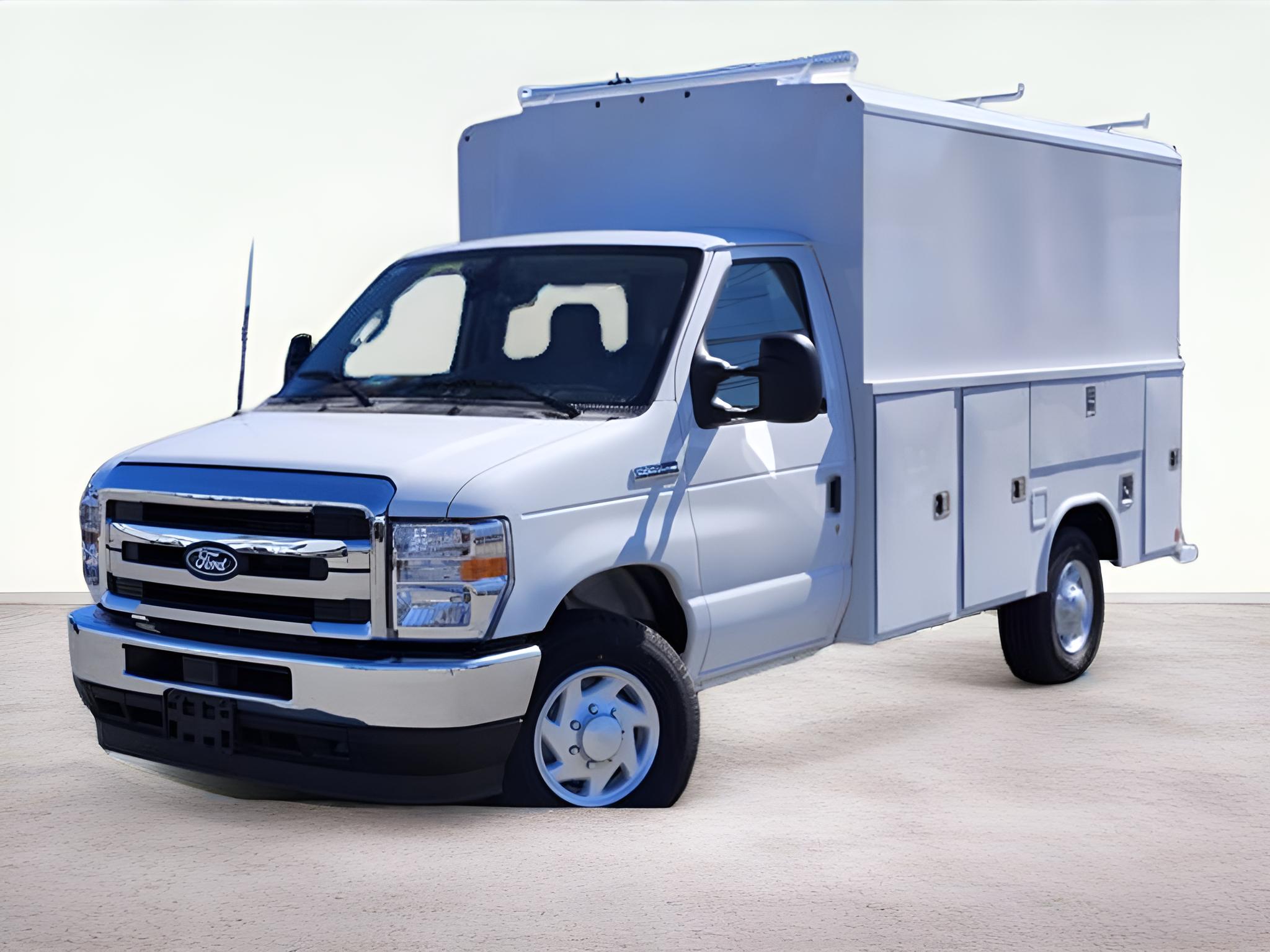 2026 Ford E-350SD Base Cutaway