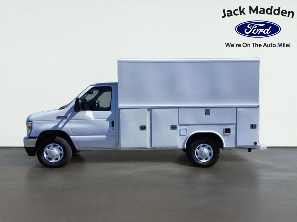 2026 Ford E-350SD Base Cutaway