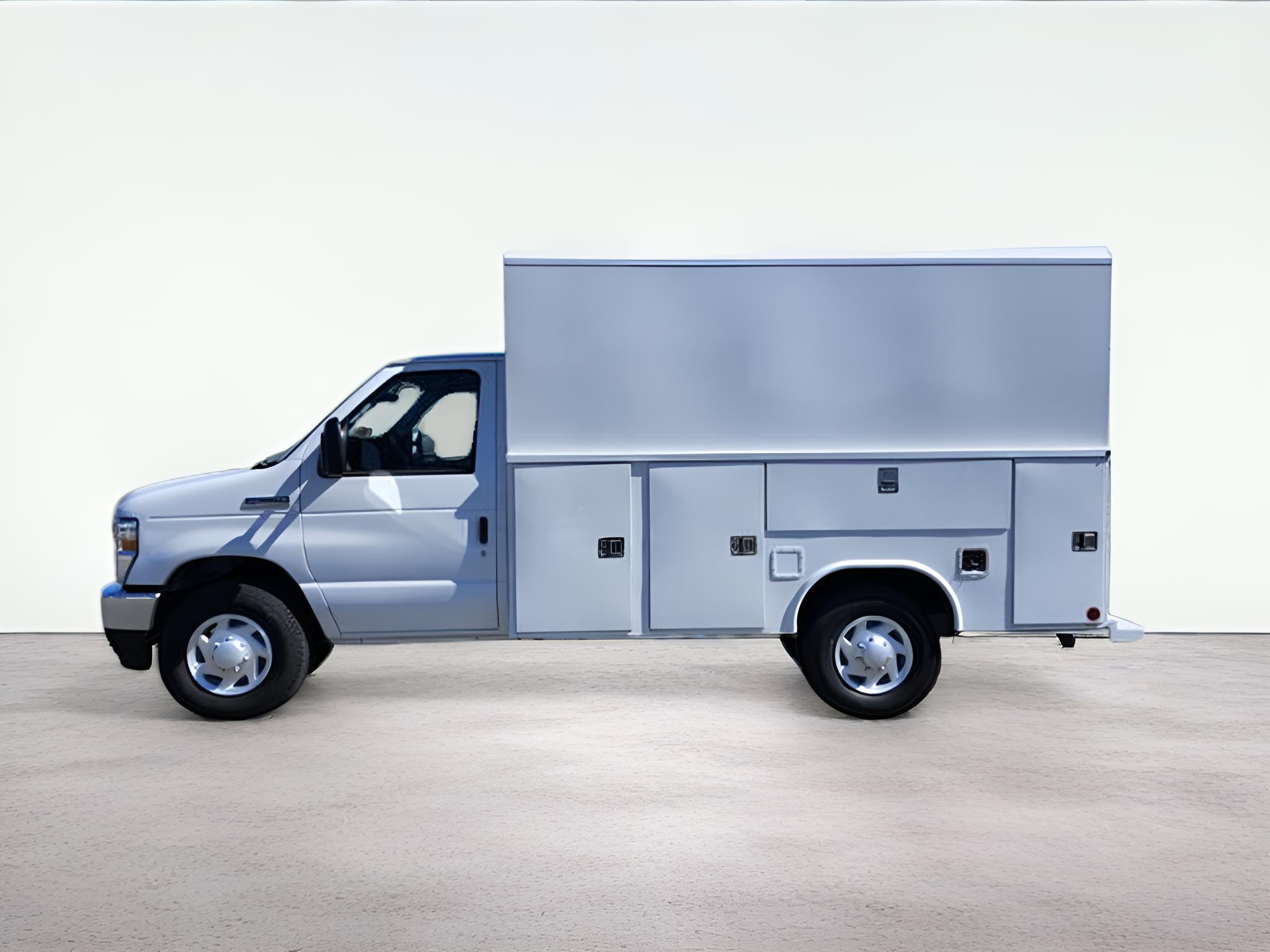 2026 Ford E-350SD Base Cutaway