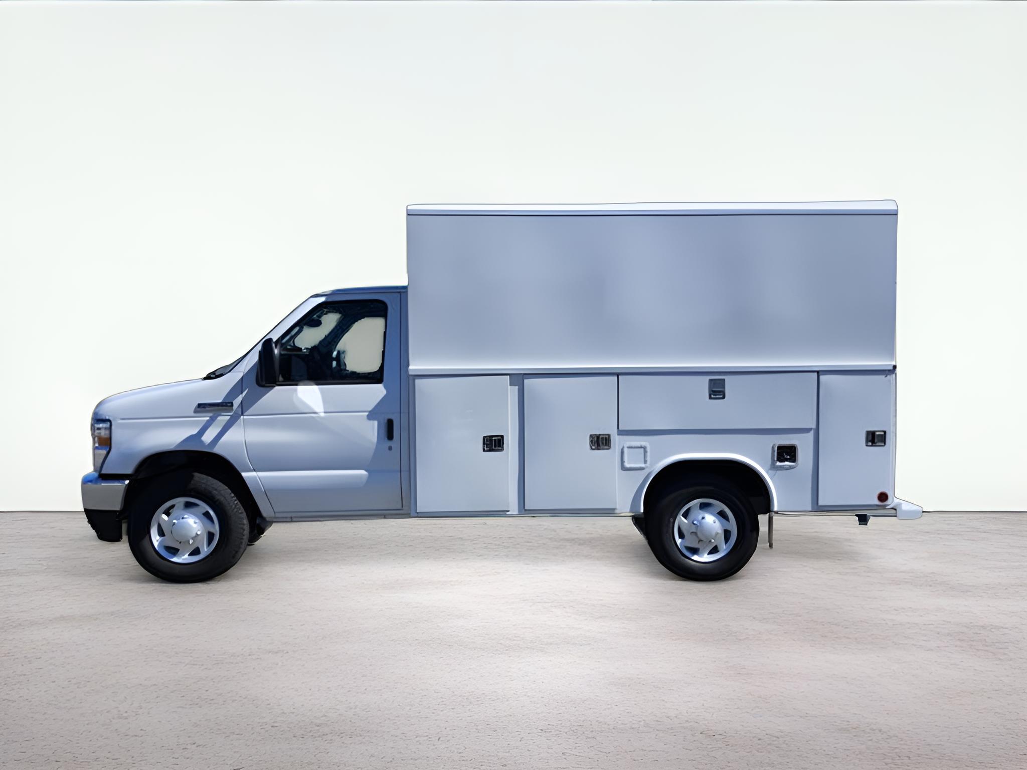 2026 Ford E-350SD Base Cutaway