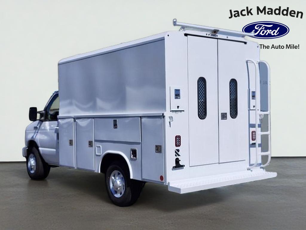 2026 Ford E-350SD Base Cutaway