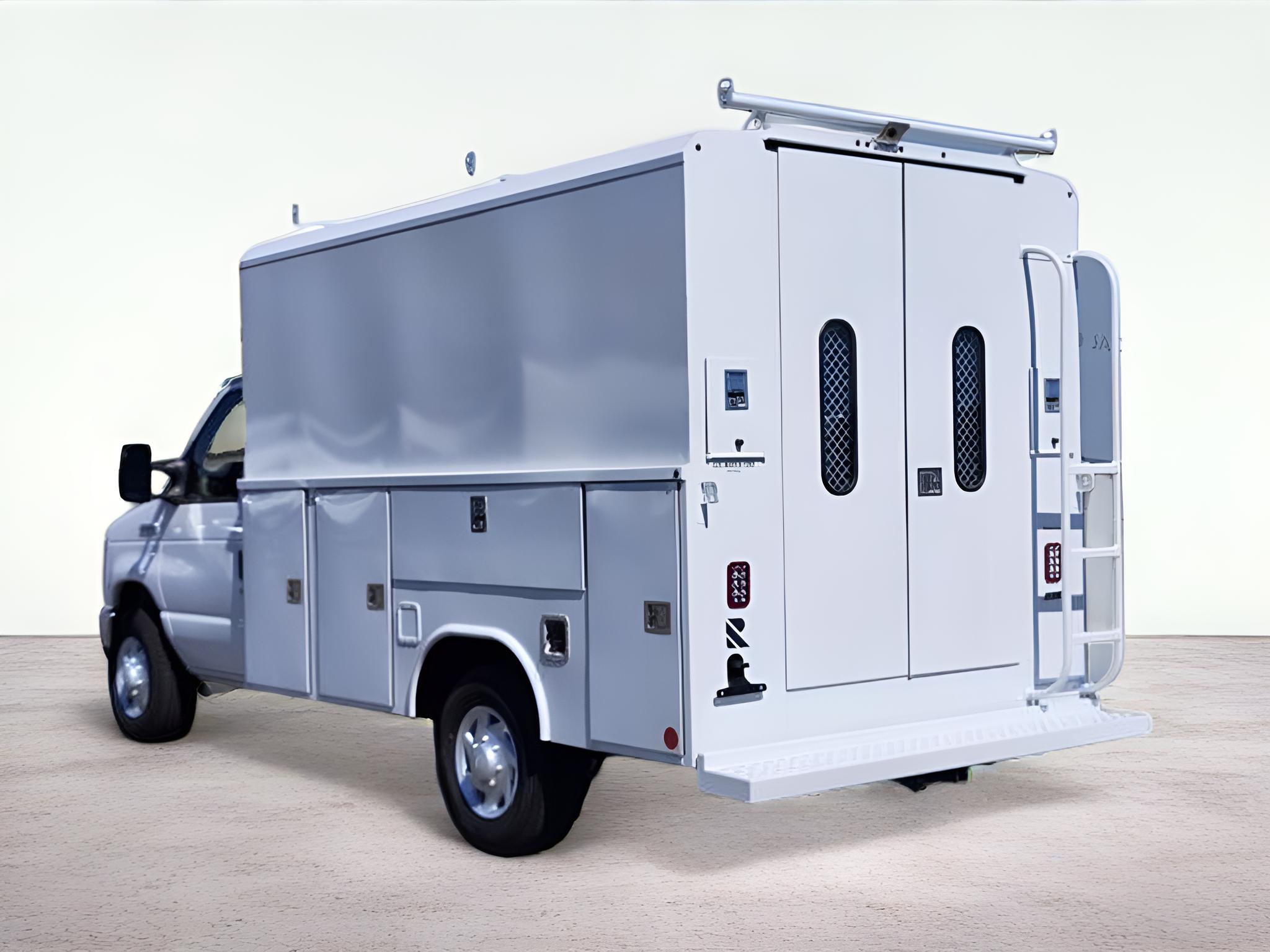 2026 Ford E-350SD Base Cutaway