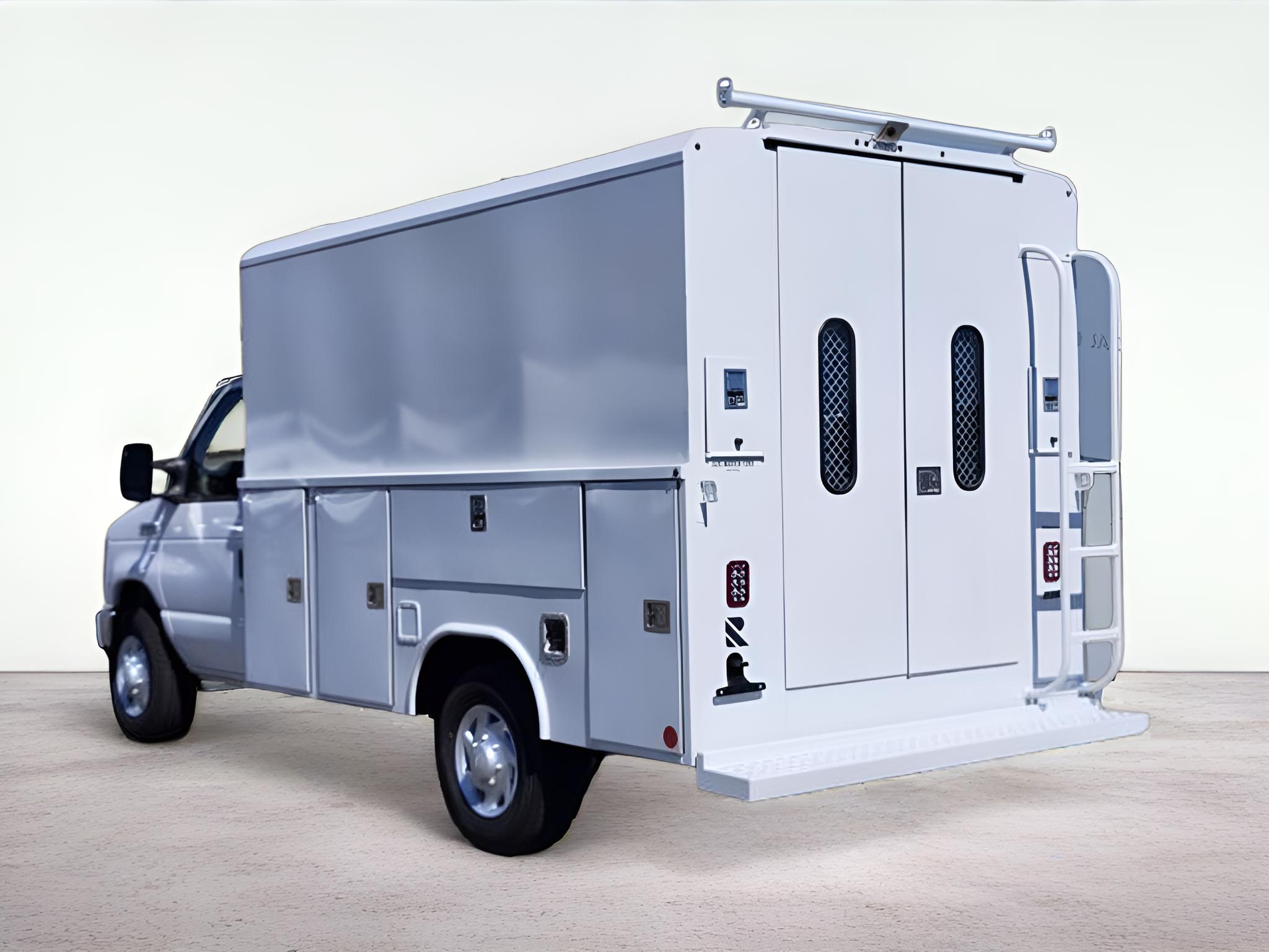 2026 Ford E-350SD Base Cutaway