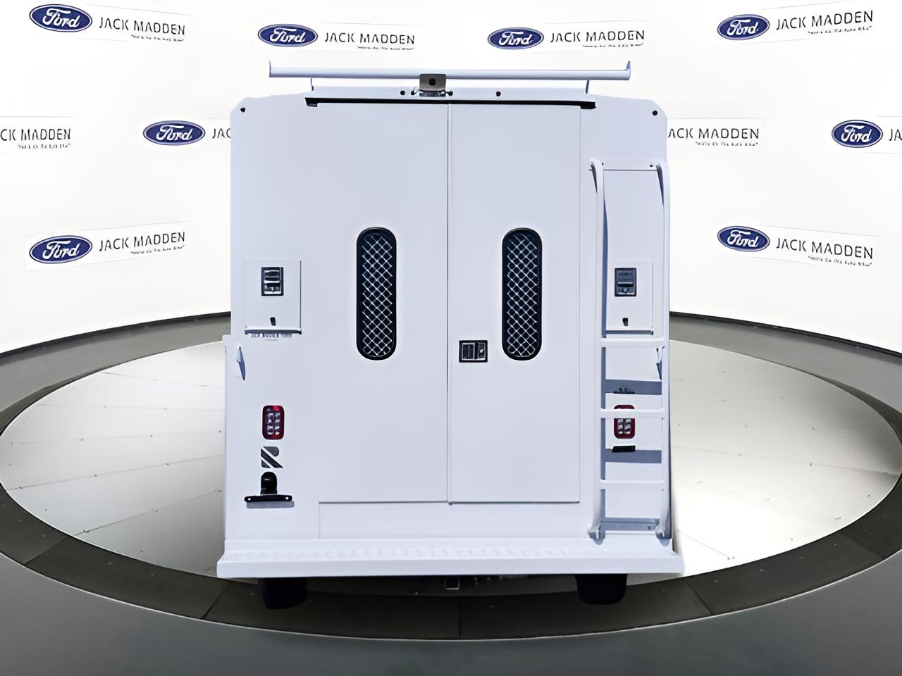 2026 Ford E-350SD Base Cutaway