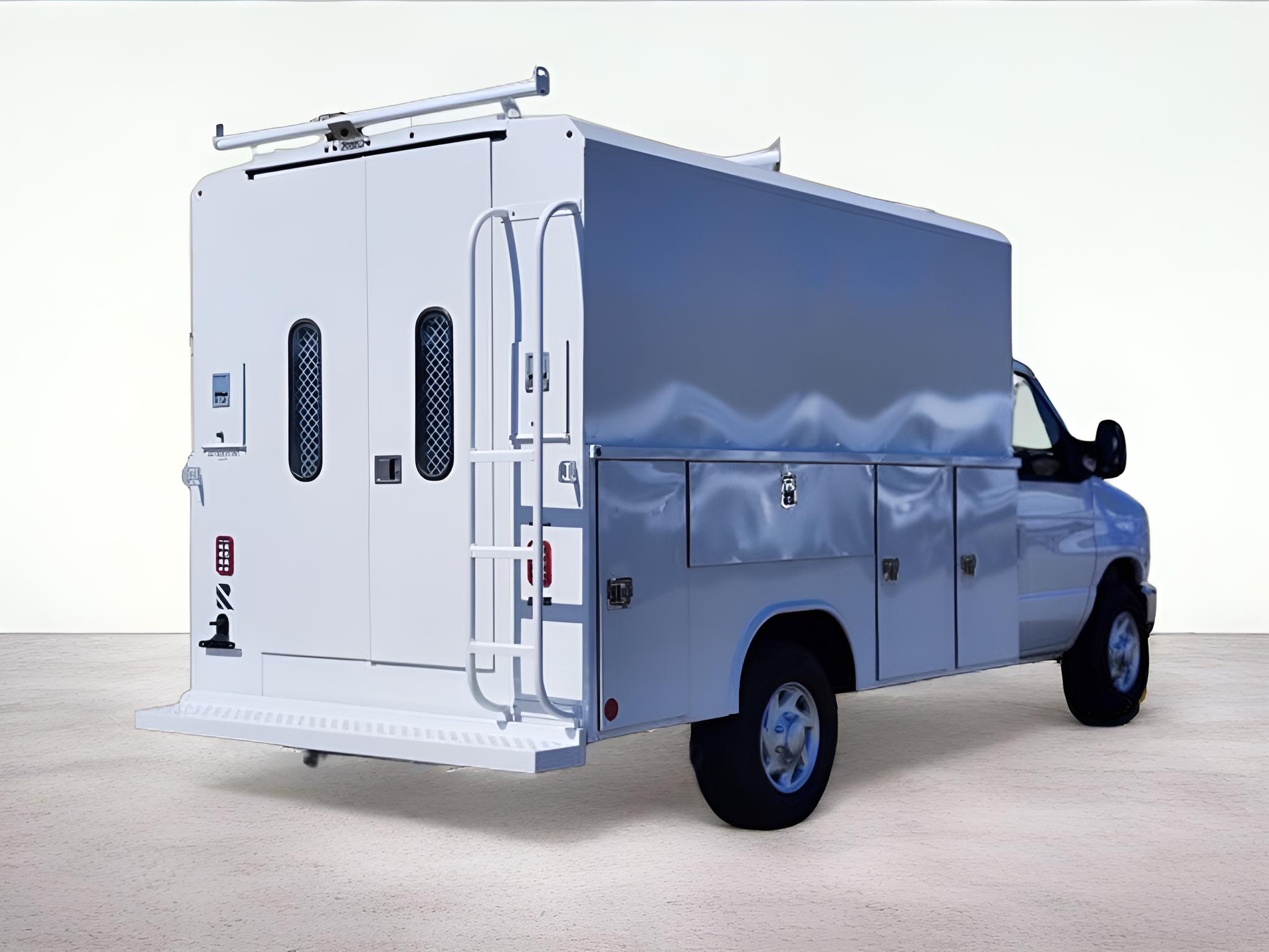 2026 Ford E-350SD Base Cutaway