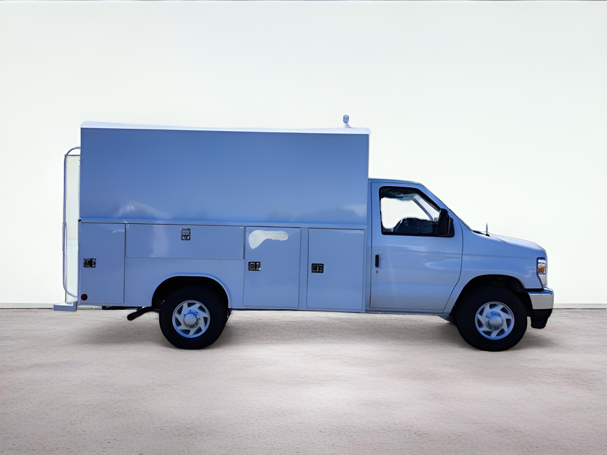 2026 Ford E-350SD Base Cutaway