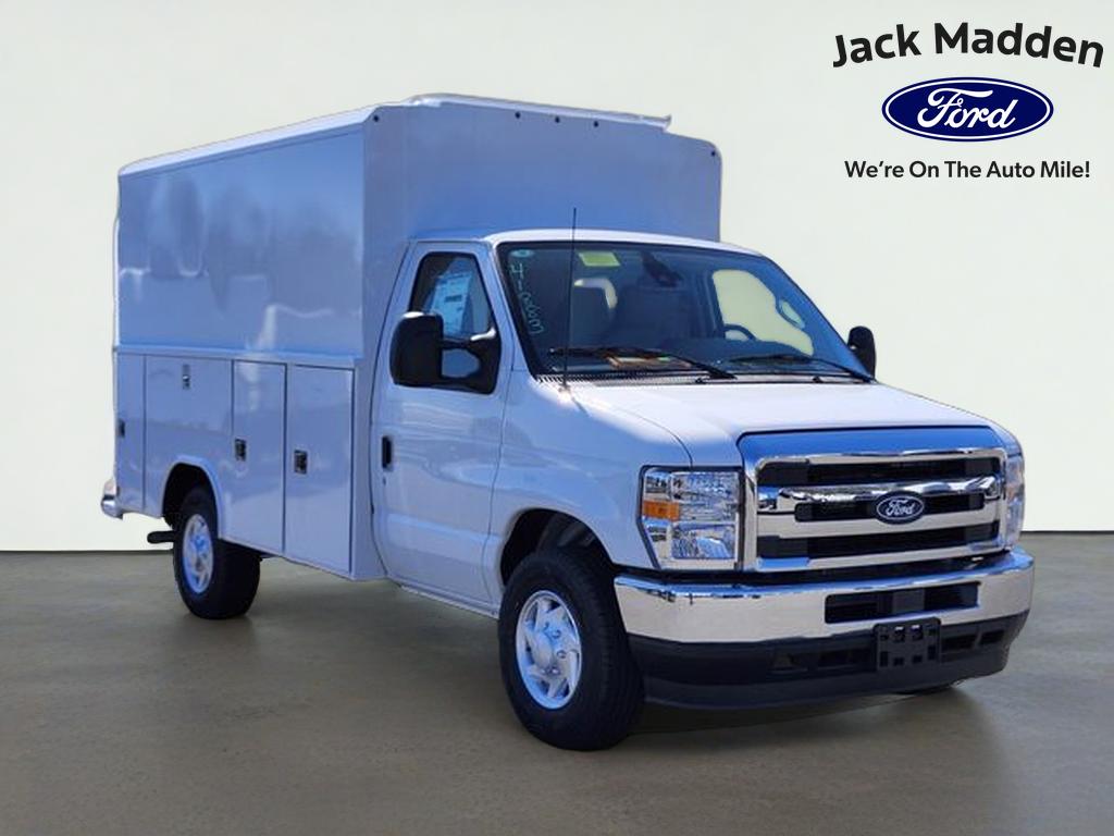 2026 Ford E-350SD Base Cutaway