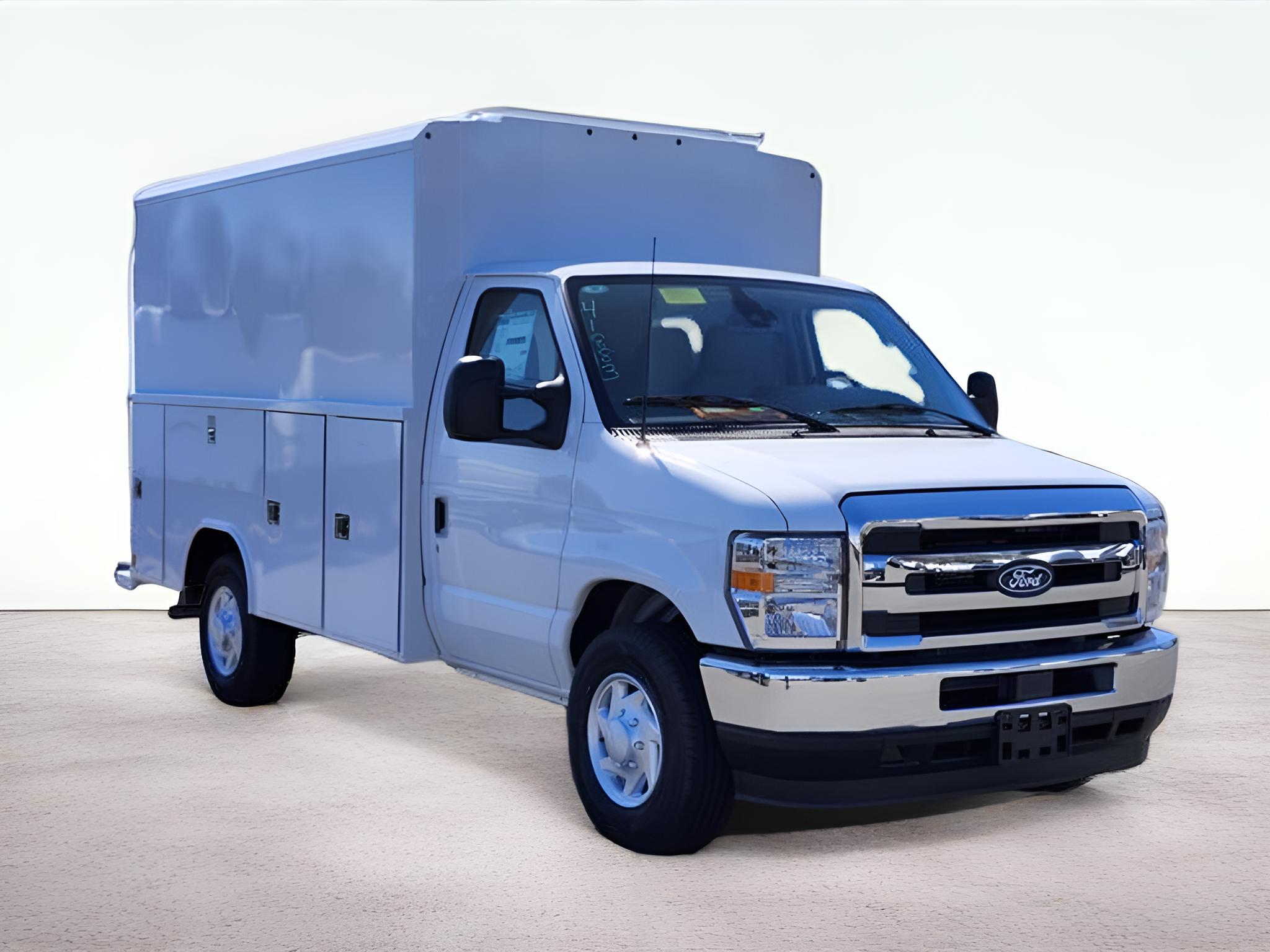 2026 Ford E-350SD Base Cutaway