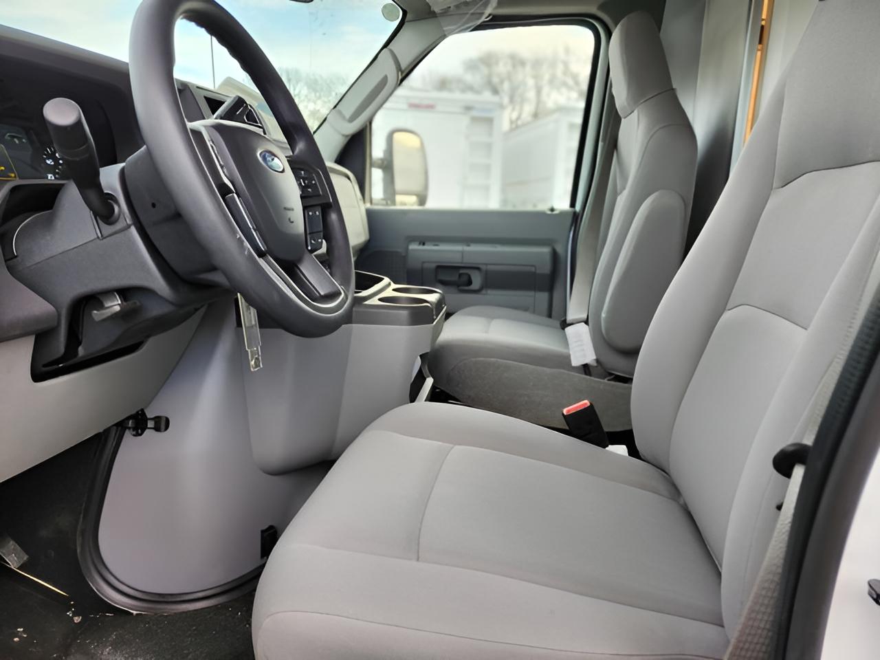 2026 Ford E-450SD Base DRW