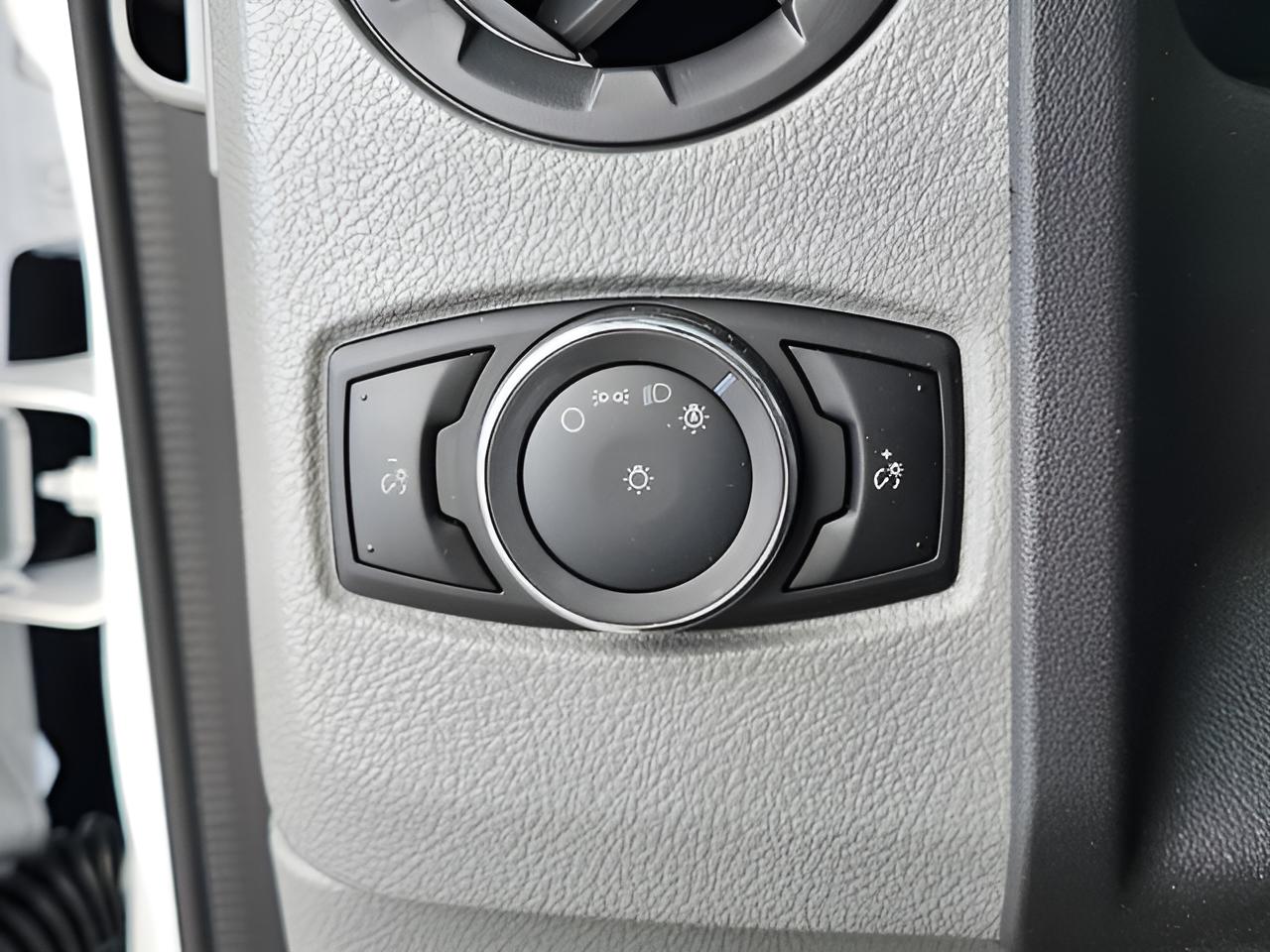 2026 Ford E-450SD Base DRW