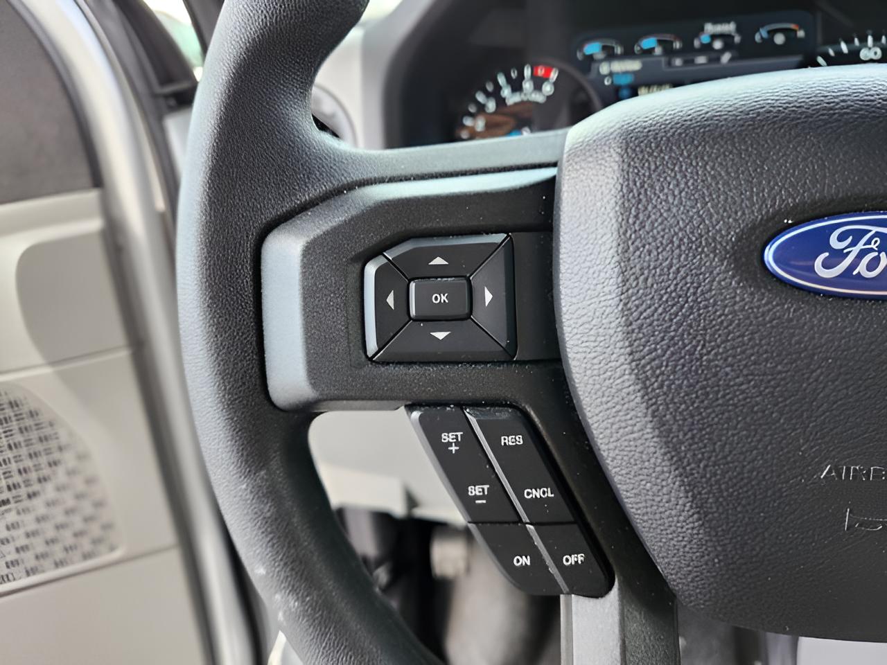 2026 Ford E-450SD Base DRW