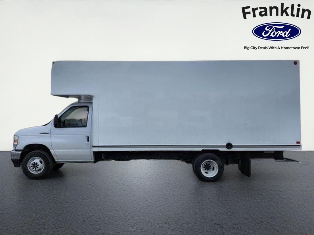 2026 Ford E-450SD Base DRW