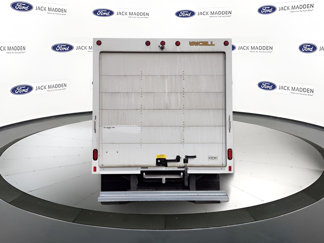 2026 Ford E-450SD Base DRW