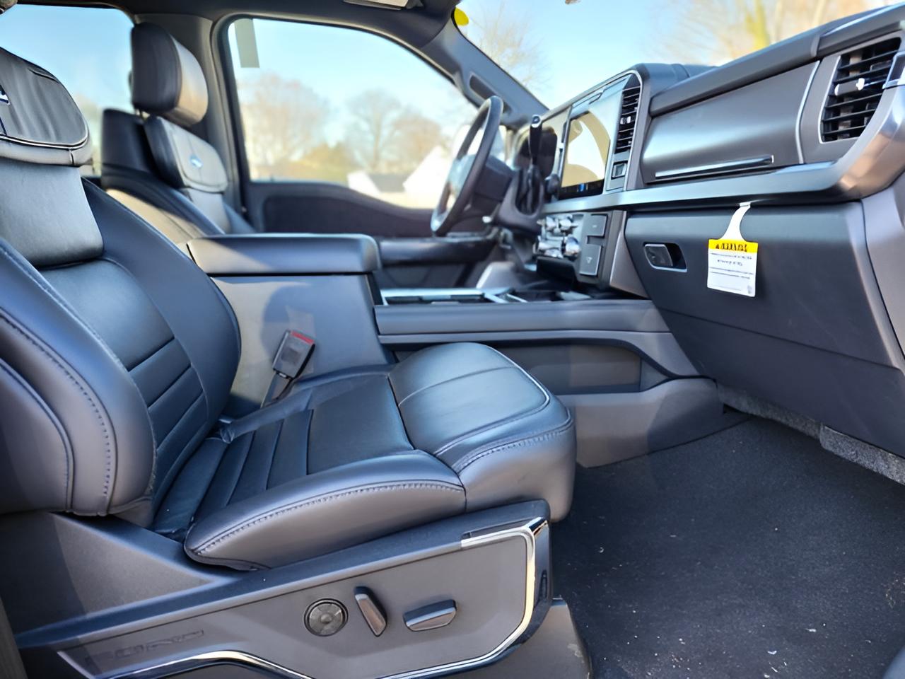 2025 Ford F-350SD Platinum