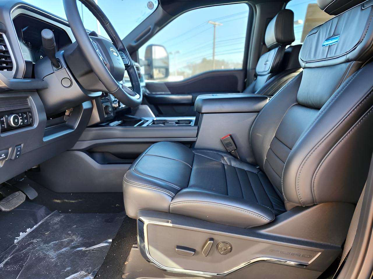 2025 Ford F-350SD Platinum