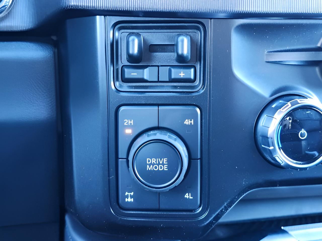 2025 Ford F-350SD Platinum