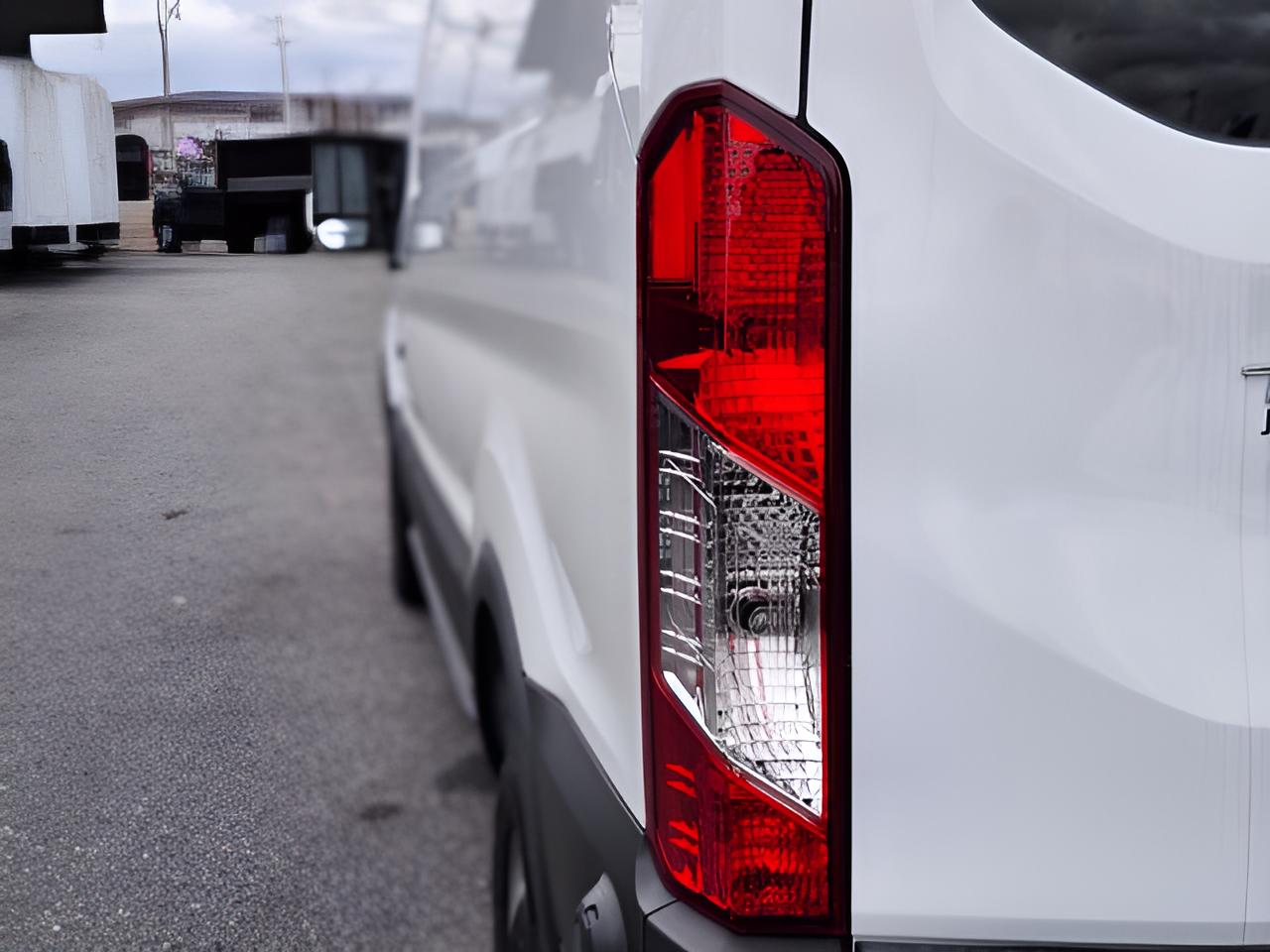 2024 Ford Transit-250 Base Low Roof Cargo