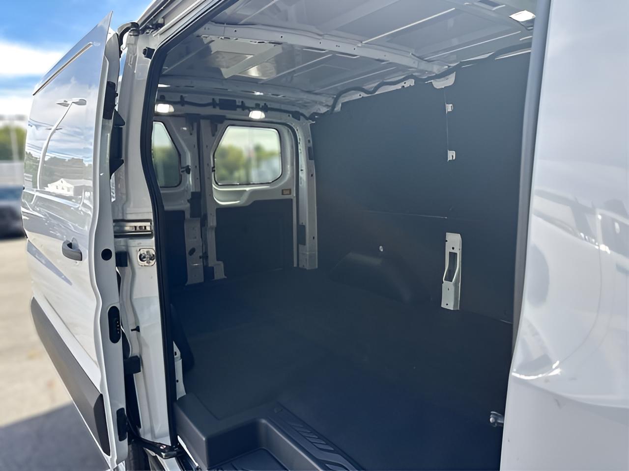 2024 Ford Transit-250 Base Low Roof Cargo