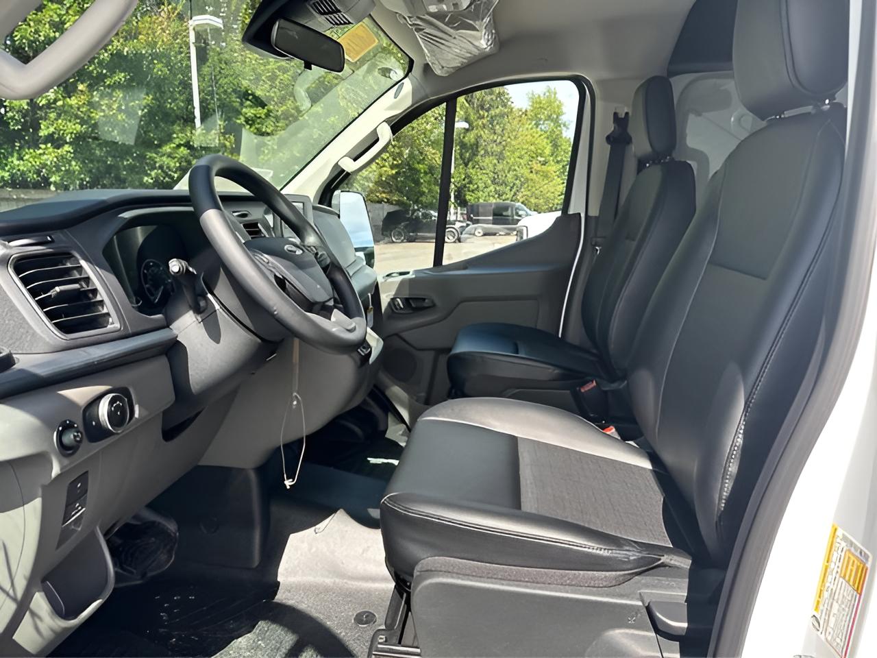 2024 Ford Transit-250 Base Low Roof Cargo