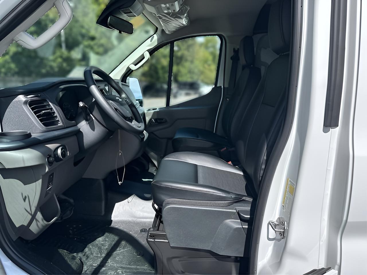 2024 Ford Transit-250 Base Low Roof Cargo