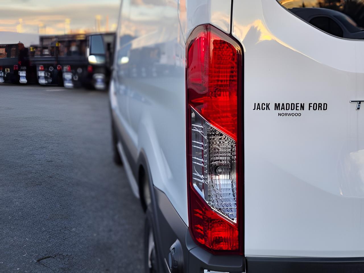 2024 Ford Transit-250 Base Low Roof Cargo