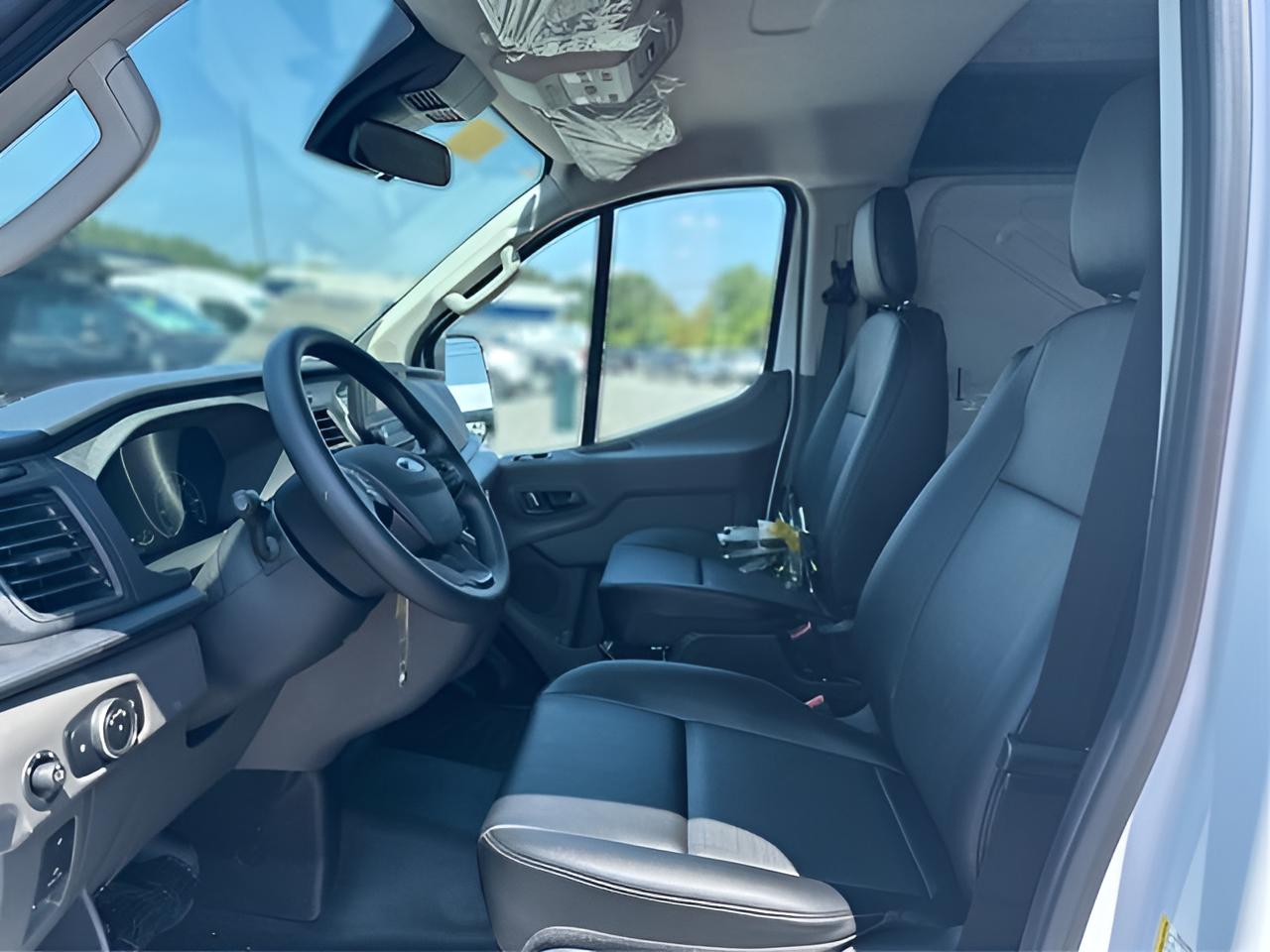 2024 Ford Transit-250 Base Low Roof Cargo