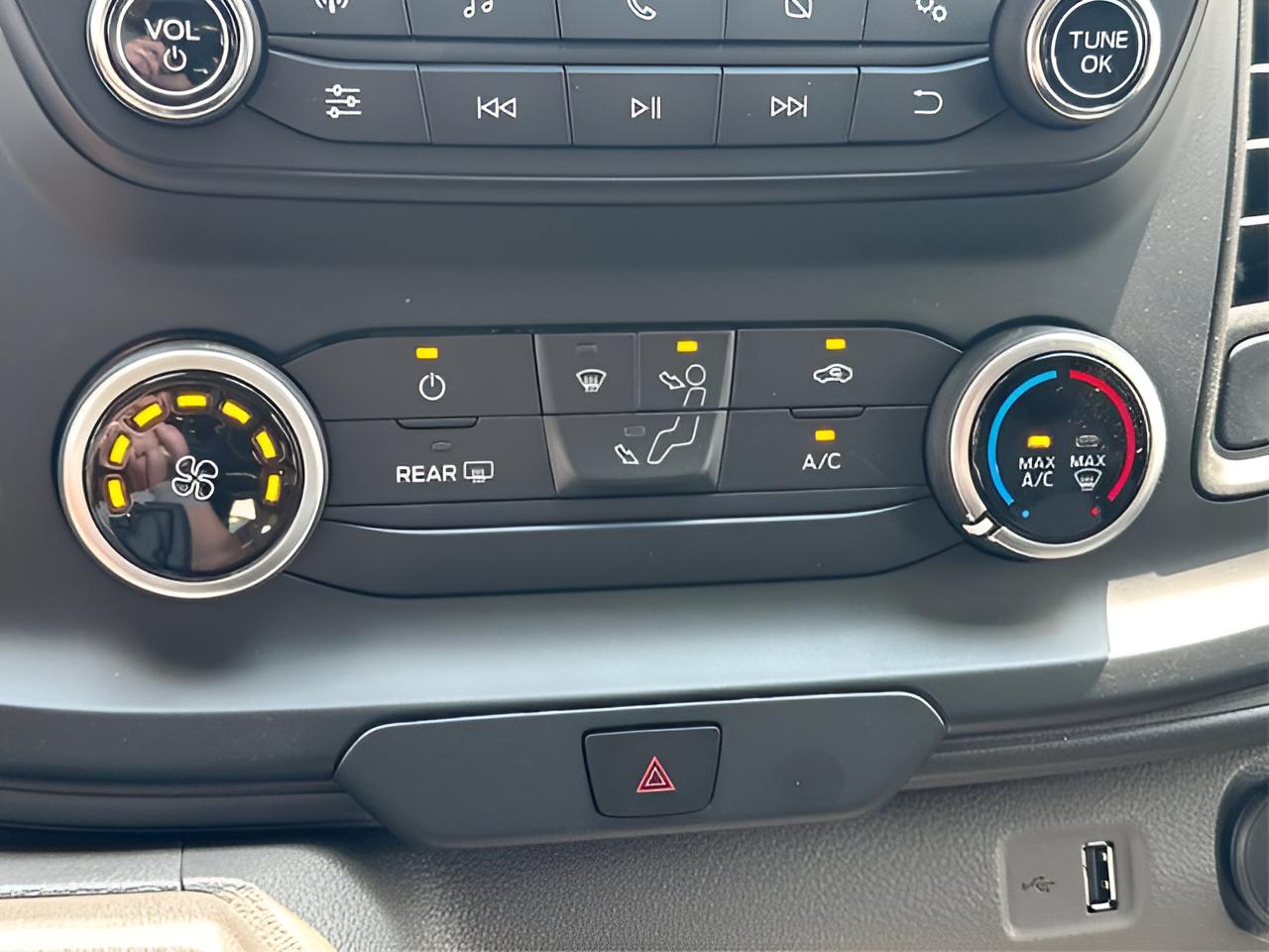 2024 Ford Transit-250 Base Low Roof Cargo